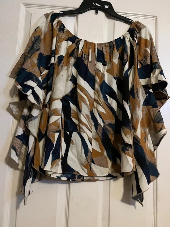 SHEIN Off-Shoulder Abstract Print Blouse in White, Black, Tan - Picture 3 of 4